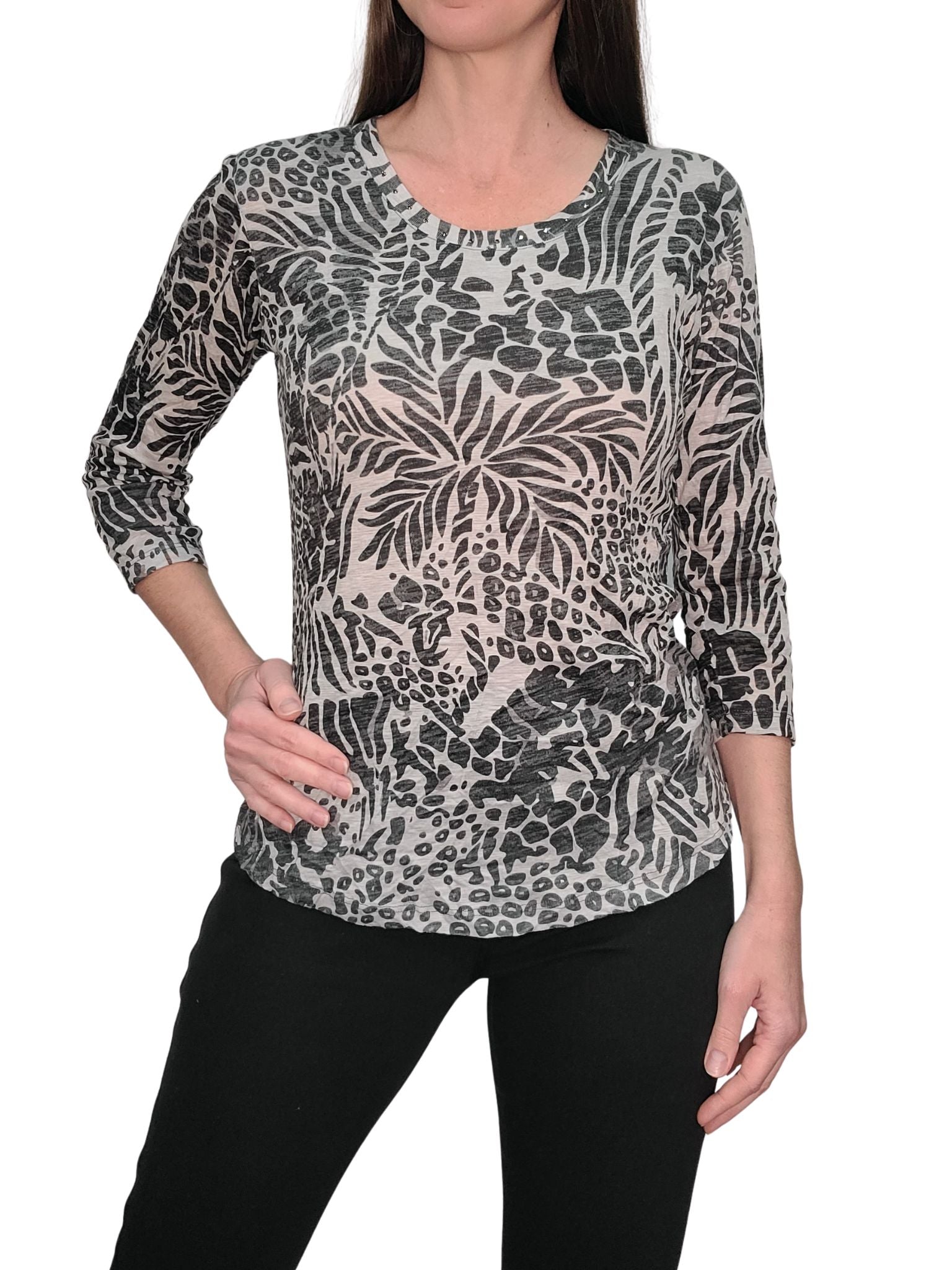 Gebleichter V-Ausschnitt mit 3/4-Ärmeln im Crushed-Look